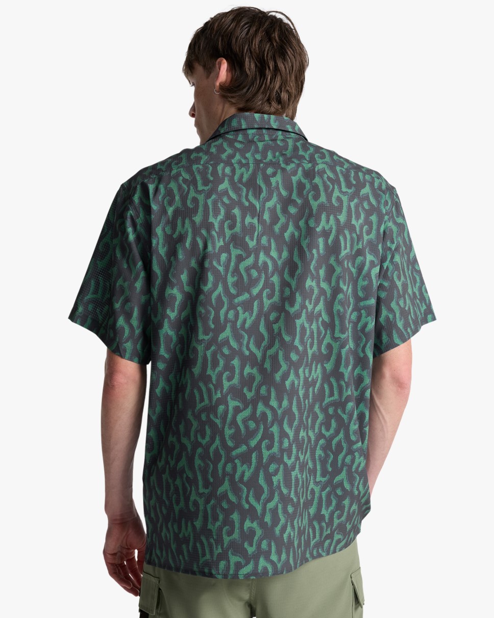 Mens Surftrek Perf A/Div  Short Sleeve Shirt-Green