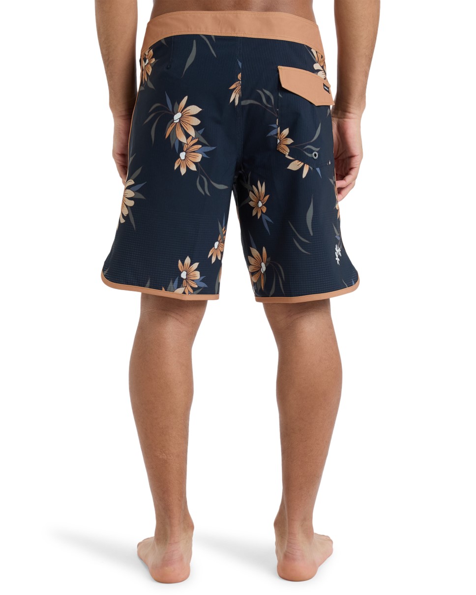 Mens Highline Scallop 19" Boardshorts (KVJ9)